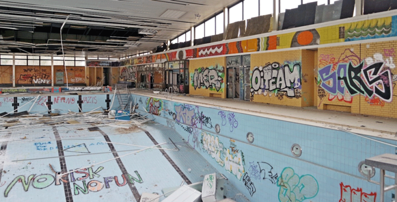 Schwimmhalle 984x500